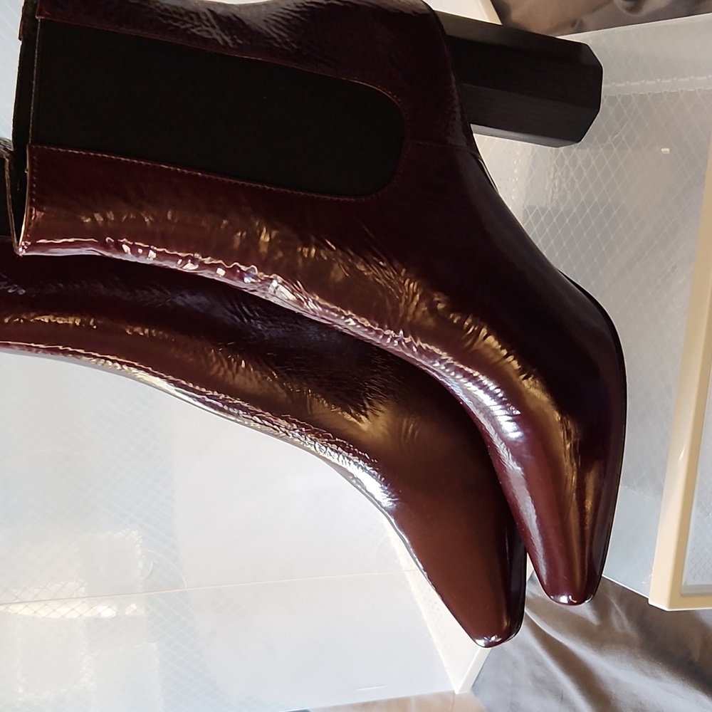 NWT Donald Pliner Booties